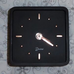 DRIINI MATTE BLACK DESK CLOCK MODERN MINIMAL 4.7" SQUARE ROSE GOLD BATTERY RESIN